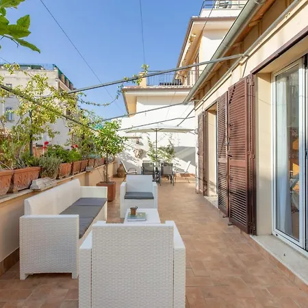 Monti Stairway To Heaven Lägenhet Rom