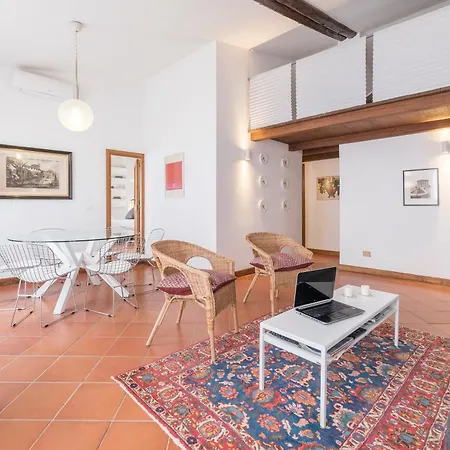 Monti Stairway To Heaven Lägenhet Rom